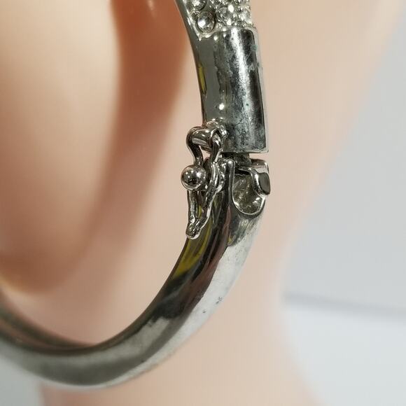 Lia Sophia LS crystal paved hinged bangle bracelet 1.2003 - Picture 5 of 12
